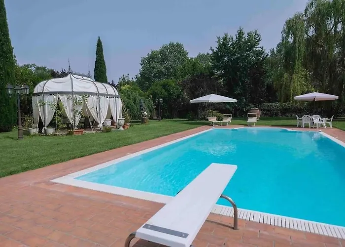 Fiore Luxury Pool & Garden Pisa
